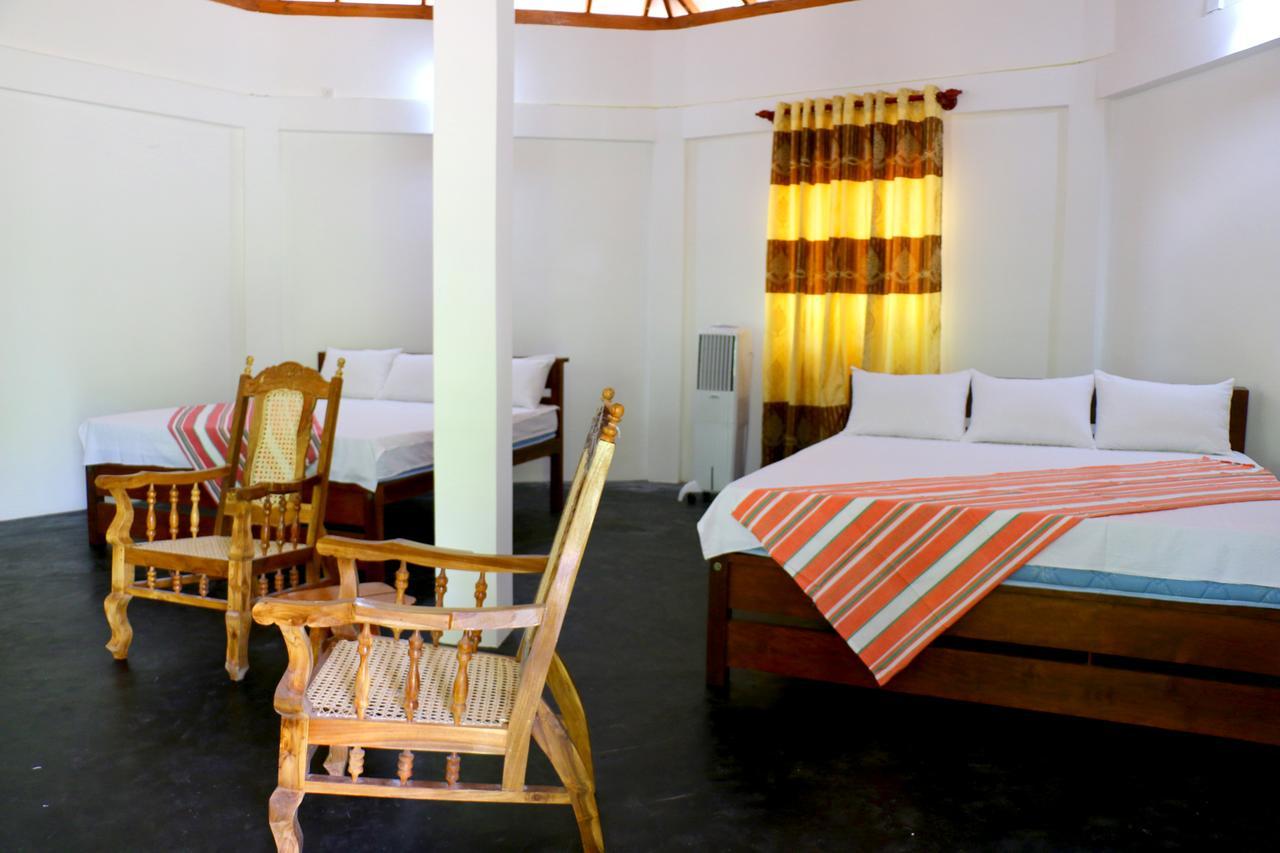 Lavish Eco Jungle Hotel Tissamaharama Exterior photo